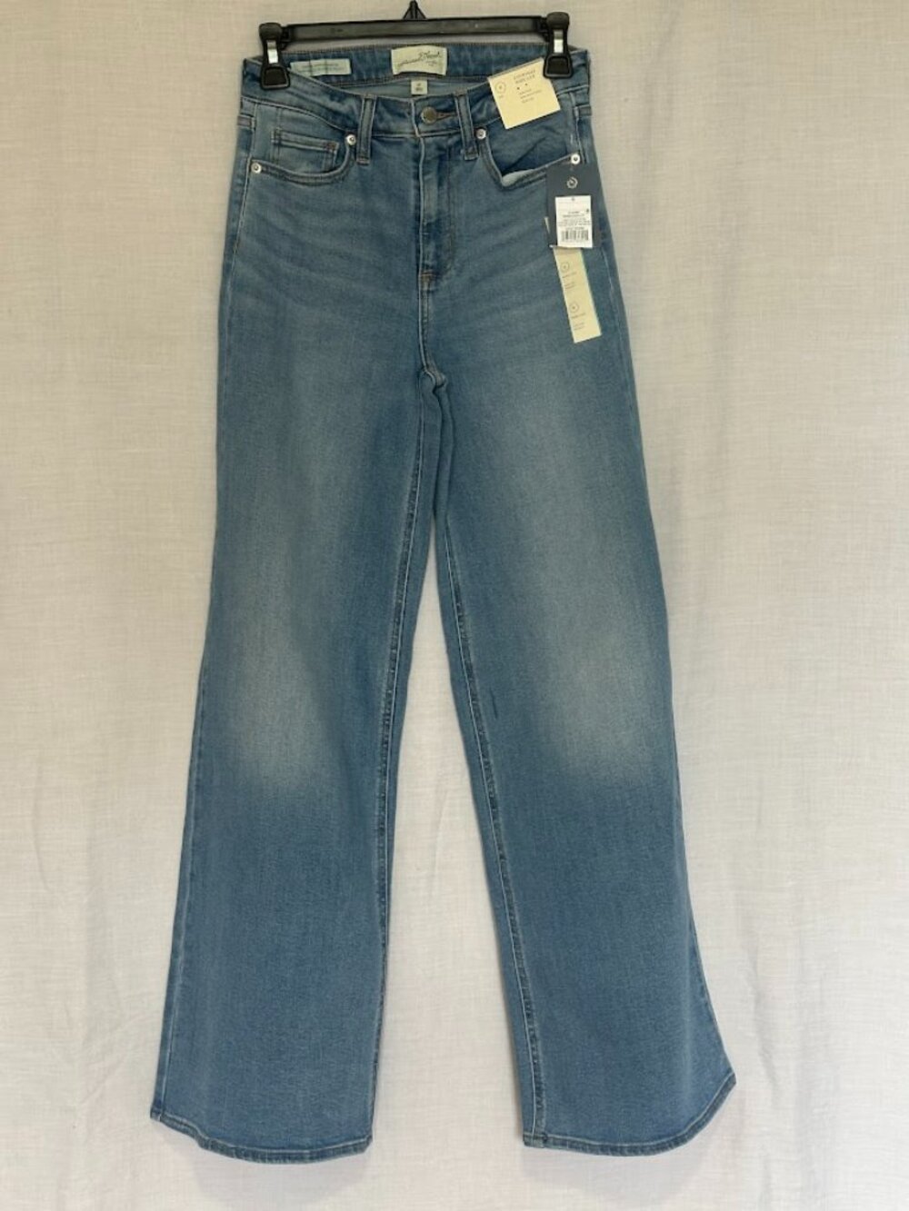 Universal Thread NWT Wide Leg Jeans High Rise Light Wash Denim Size 6